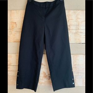 Women’s Black Capri Size 8 Curvy